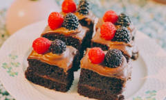 Valentine trổ tài làm bánh Moist Chocolate ngọt ngào mềm mướt dành tặng 'nửa kia'